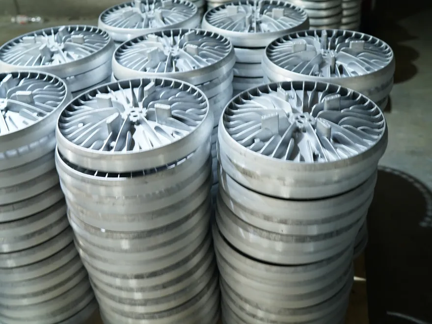 Sunjoylight LED lighting factory — incoming raw die-cast aluminum housing inspection (IQC)