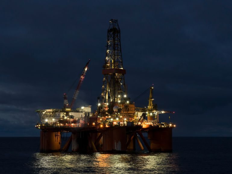 Offshore Platform Deck — Sunjoylight industrial and explosion-proof LED lighting